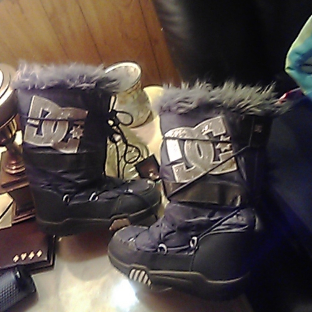 D C winter boots with Bling